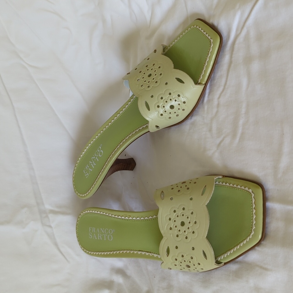 Gorgeous green slide in heals